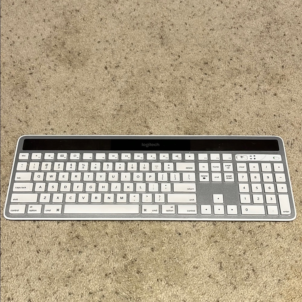 Excellent Used Condition Logitech Wireless Solar Keyboard - Silver and White